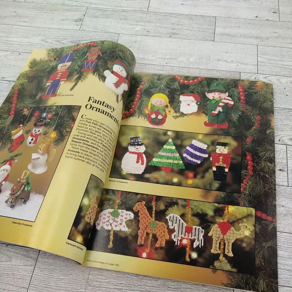Crafts Country Christmas Vtg 1992 Magazine w/ Patterns 101 Charming Collectibles
